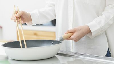 味にうるさい両親のために、出張シェフサービス。危険を感じ、犬の散歩を依頼〈ルポ・代行サービスを試したら〉