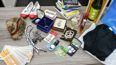 使いかけの香水も履き古した上履きも売れた! 驚きのリサイクルショップ