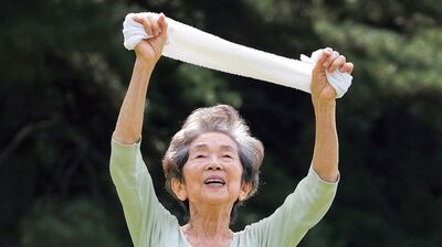 渋沢栄一の孫・鮫島純子さん100歳。健康の秘訣は毎朝1時間の散歩。生かされていることを感謝し、怪我も病気もひとつの学びと受け止める