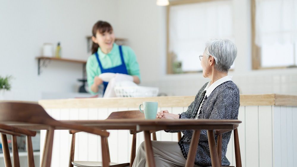 庭の手入れ、風呂場の掃除…プロの手をうまく借りる、75歳の暮らし〈ルポ・代行サービスを試したら〉