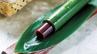 【京の菓子】涼やかな青竹の香りと水羊羹ののど越しはこの時期ならではの贅沢　鍵善良房「甘露竹」