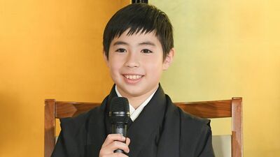 寺島しのぶ長男・眞秀さん「〈ひーま〉みたいな面白い役者になりたい」10歳で尾上眞秀を名乗り、初舞台へ