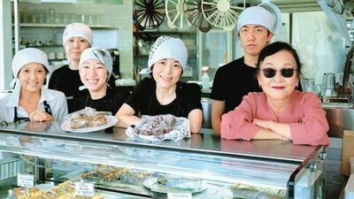 45歳離婚、47歳留学、60代再婚。アップルパイが人気の松之助オーナー「心の声に従いここまで来た」