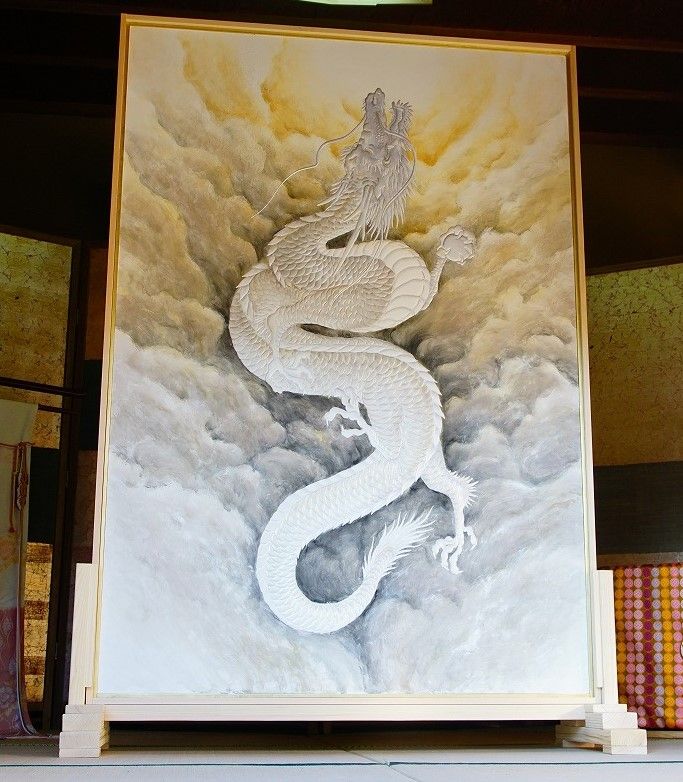 辰年に訪れたい神社】「幸せ玉」を握る龍が迫力満点の鳥取県・神崎神社 