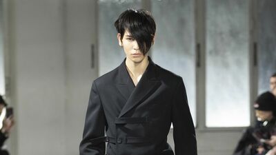 Snow Manラウール 初の本場パリコレ出演。ランウェイではトップモデルと肩を並べて「服が持つパワーを感じた、少しでも伝われば」
