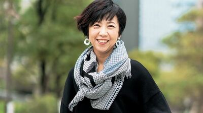 コツを押さえて颯爽と。〝白ボトム〟でおしゃれ度アップ