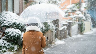 妊娠したら席を譲られ、雪の日に傘を渡されて。「ねぇ赤子、あなたの生まれる世界は厳しいかもしれないけど優しいかもしれないよ」