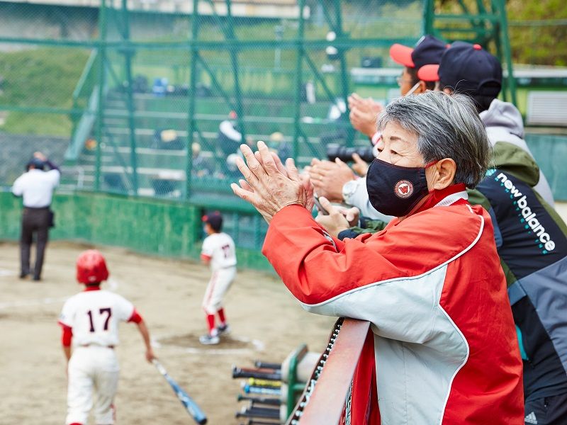 5ページ目 野球おばちゃん 棚原安子さんがnhk総合 ドキュメンタリー 春 に登場 指導歴50年 各界で活躍する人材を輩出した大阪の少年野球チームの指導者として 歳で連続ノック 大阪府吹田市の少年野球チーム 山田西リトルウルフ を夫 長一さんと創立して