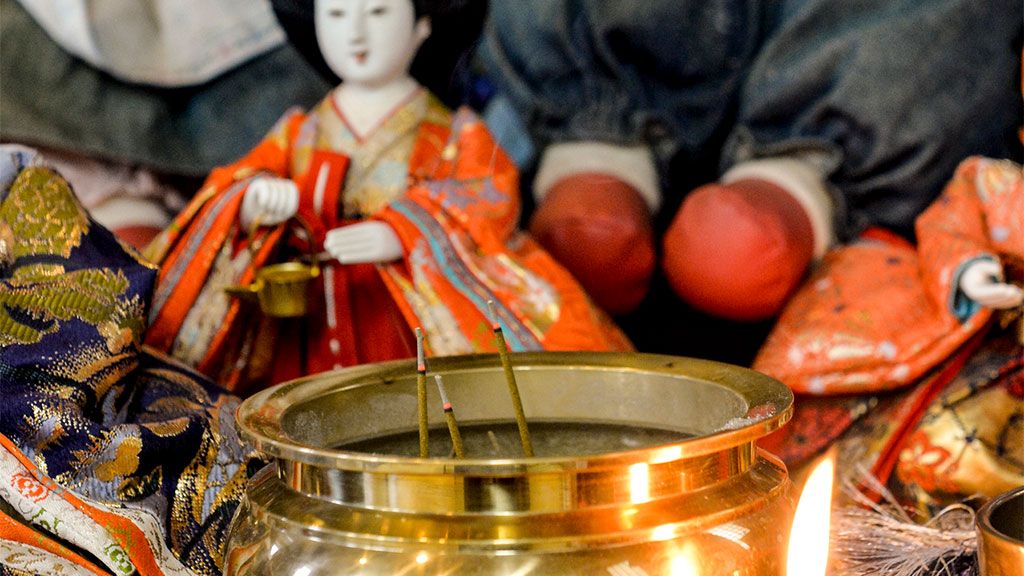 人の思いを受け止めてきた雛人形やぬいぐるみは寺院で供養