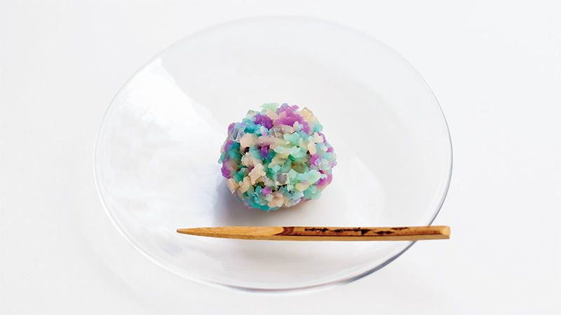 紫陽花をきんとんの姿に写して 〜俵屋吉富烏丸店「紫陽花きんとん」