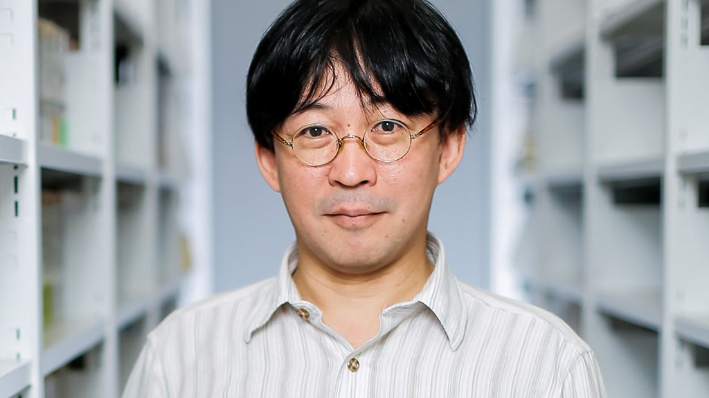 荻原魚雷「ジェーン・スーから橋本治まで書店をにぎわす〈中年本〉が面白い」