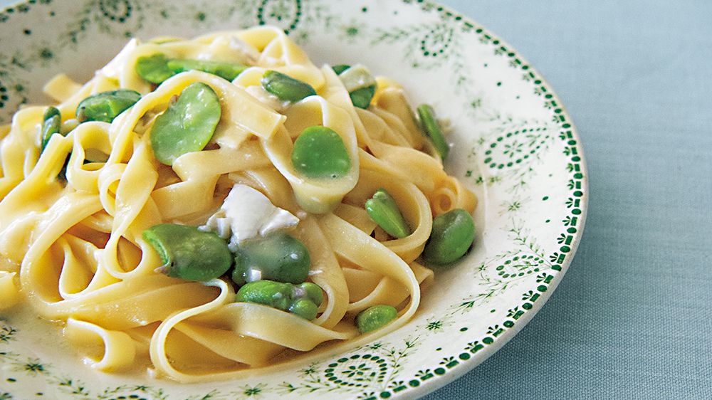 【レシピ】お湯は不要!フライパンパスタの秘ワザ。「空豆とブリーチーズのパスタ」の作り方