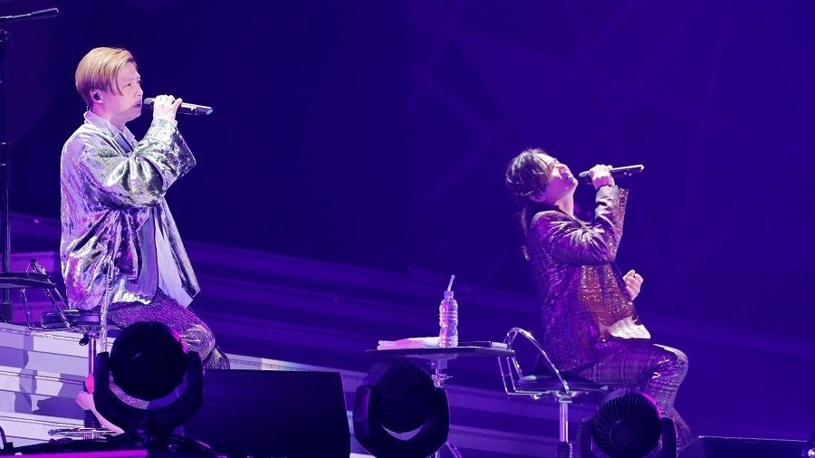 KinKi Kids 元日コン急遽開催!ステージにはピアノのみ。25周年は「愛の1年」に〈ライブレポート〉