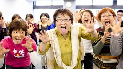 【ルポ】全国で「ハハハ!」「ホホホ!」《笑いヨガ》でうつも夫婦仲も改善して(動画あり)