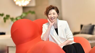 宝塚音楽学校本科生の「芸名を考える」という難問。何千人もの卒業生や現役生とかぶらないように。「越乃」で検索するとトップにいるのは…