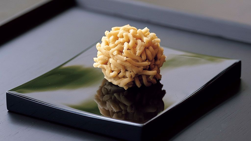 【京の菓子】新栗をふんだんに使ったこの季節だけの味 〜とらや 京都一条店「栗粉餅」