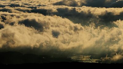 鳥海山鉾立で雲海を撮影。どんなにダイナミックでも、比較対照がなければ自然の大きさは伝わらない
