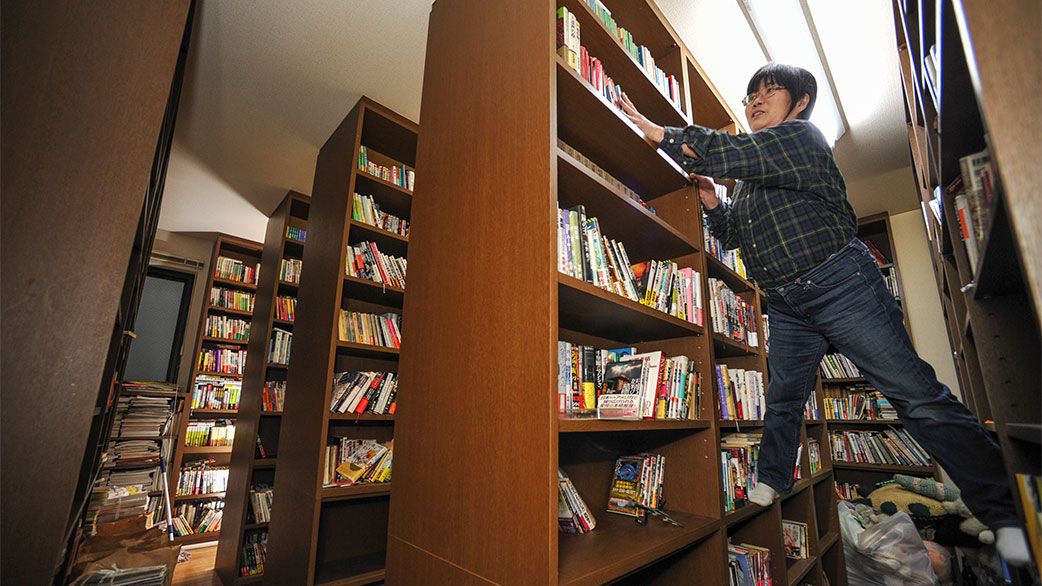 3万冊の蔵書と、4000匹のぬいぐるみ…新井素子の「捨てない」暮らし