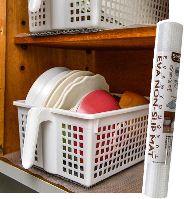 100均 プチプラで防災 キッチン編 食器棚には 飛び出さない収納ケース 家電には すべらない工夫をダブルで 婦人公論 Jp Goo ニュース