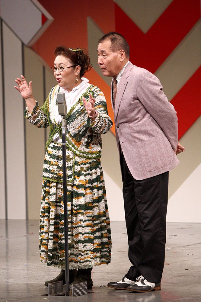 宮川大助 宮川花子 多発性骨髄腫 余命1週間からの闘い 3年も頑張れたのが奇跡 夫婦がこんだけ続いてるのも奇跡や 対談 コンビ結成43年 また2人で漫才を 前編 芸能 婦人公論 Jp