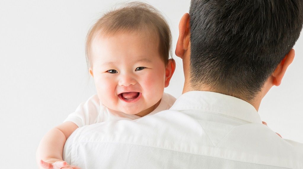 男たちの育休取得を阻む、会社の厚い「壁」