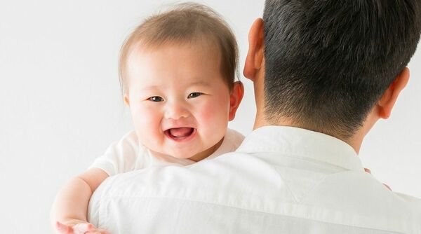 男たちの育休取得を阻む、会社の厚い「壁」