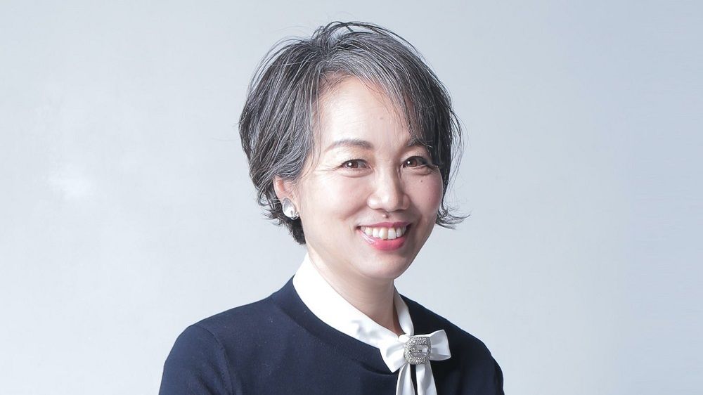 60代人気スタイリスト「最も大切なのは靴。ラクでお洒落な<白スニーカー>でコーディネートが決まる」