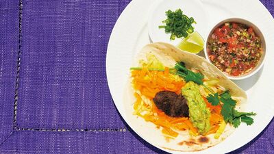 【レシピ】暑い夏こそメキシカンランチ！　野菜も肉もたっぷり食べられる「トルティーヤ」の作り方
