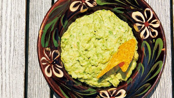 【レシピ】暑い夏こそメキシカンランチ! 完熟アボカドで作る「ワカモレ」の作り方